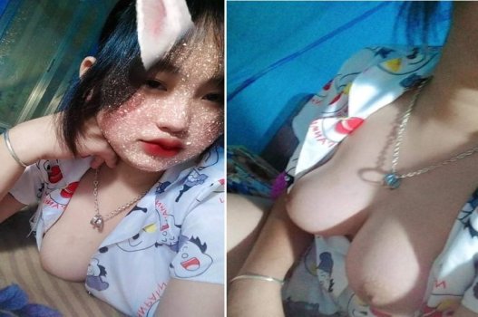 Mặc đồ lót sexy ở nhà chờ bạn ghé thăm